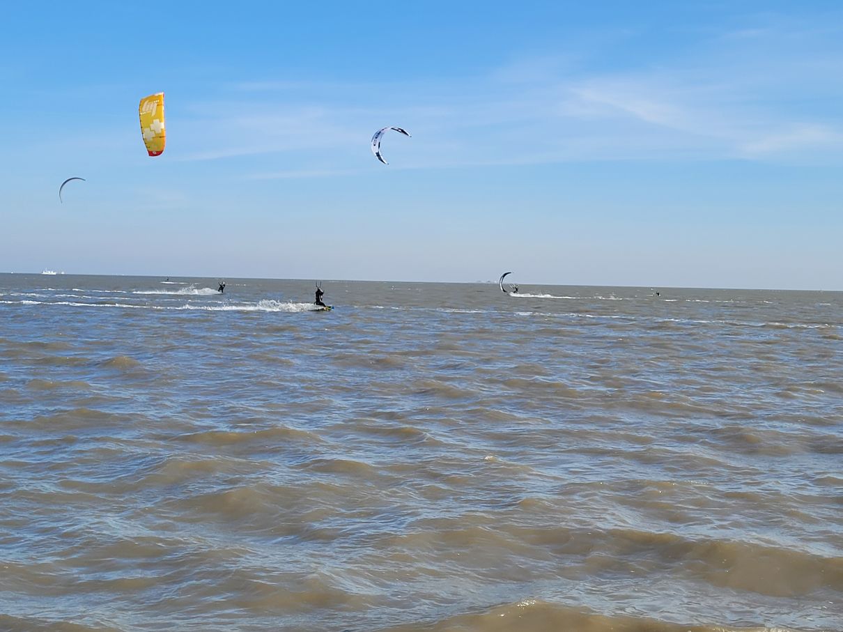Kiter am Strand von Schillig - Nordsee II
