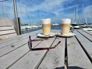 2 Latte macchiato im Edel & Scharf - Am Yachthafen - Kühlungsborn