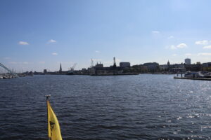 Einfahrt Rostock Stadthafen