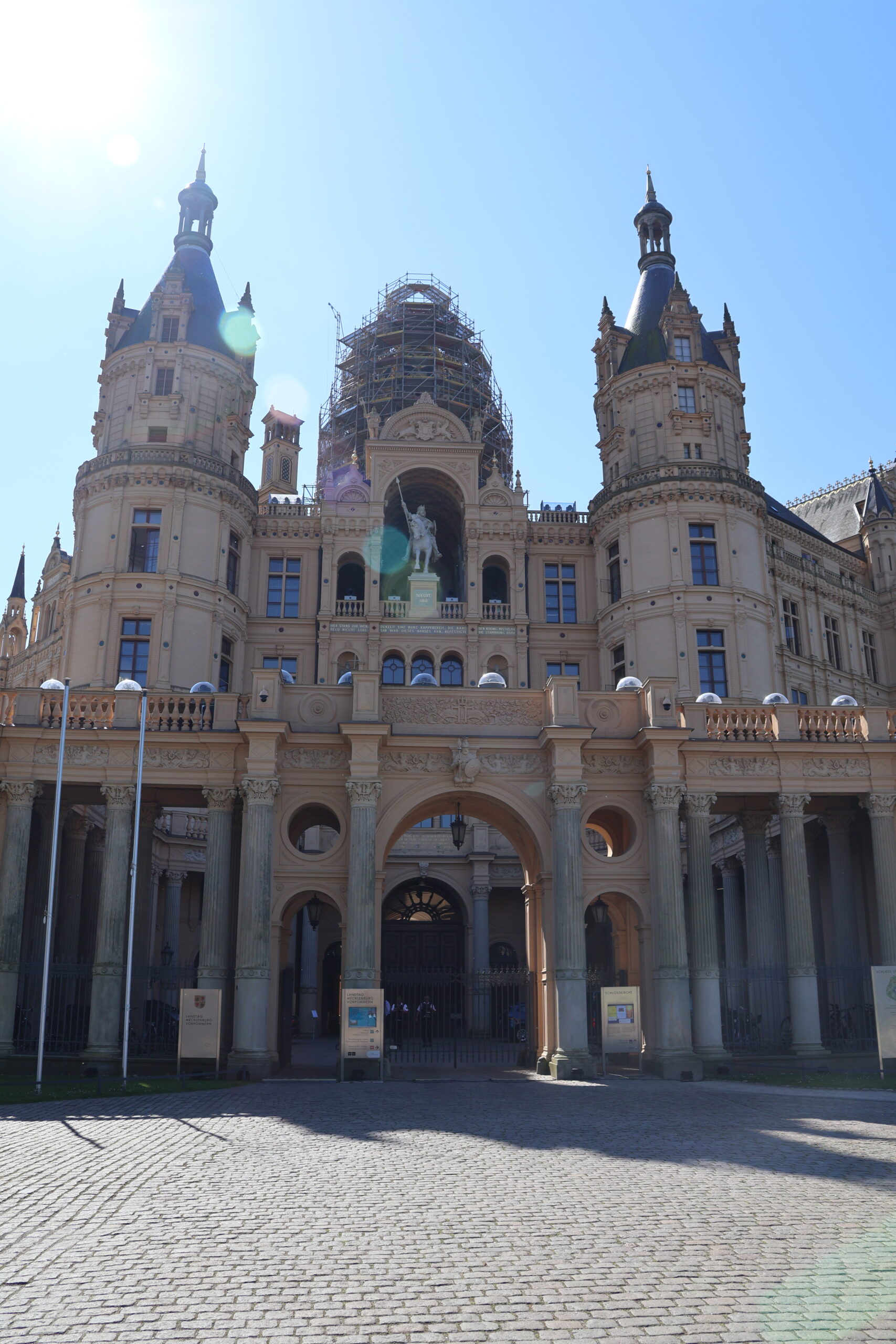 Hauptportal vom Schloß Schwerin
