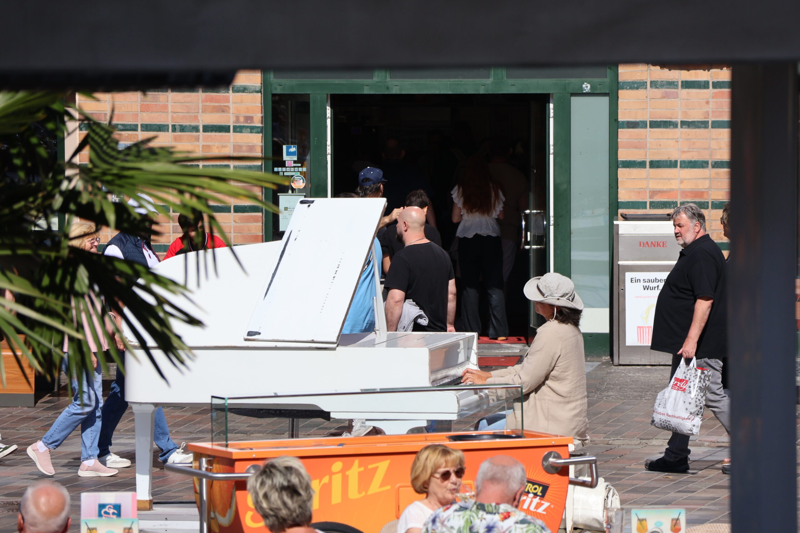 Musik auf der Kröpeliner Str. - Rostock
