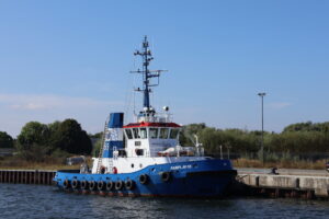 Schlepper Fairplay-55 im Rostocker Hafen