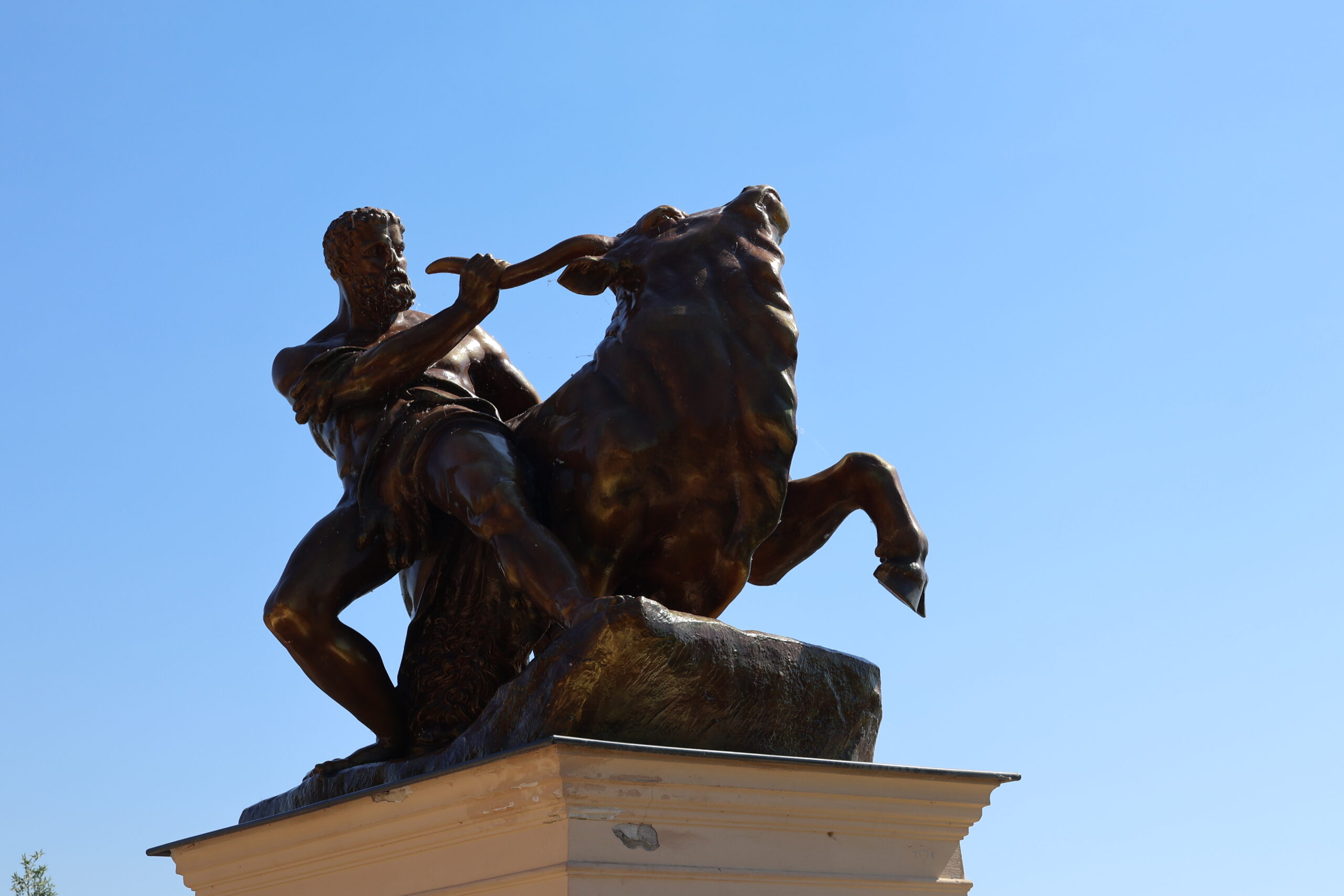 Sculpture of Heracles taming the Cretan Bull - Schloß Schwerin