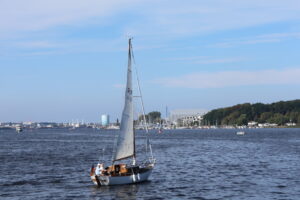 Segler auf der Warno - Rostock