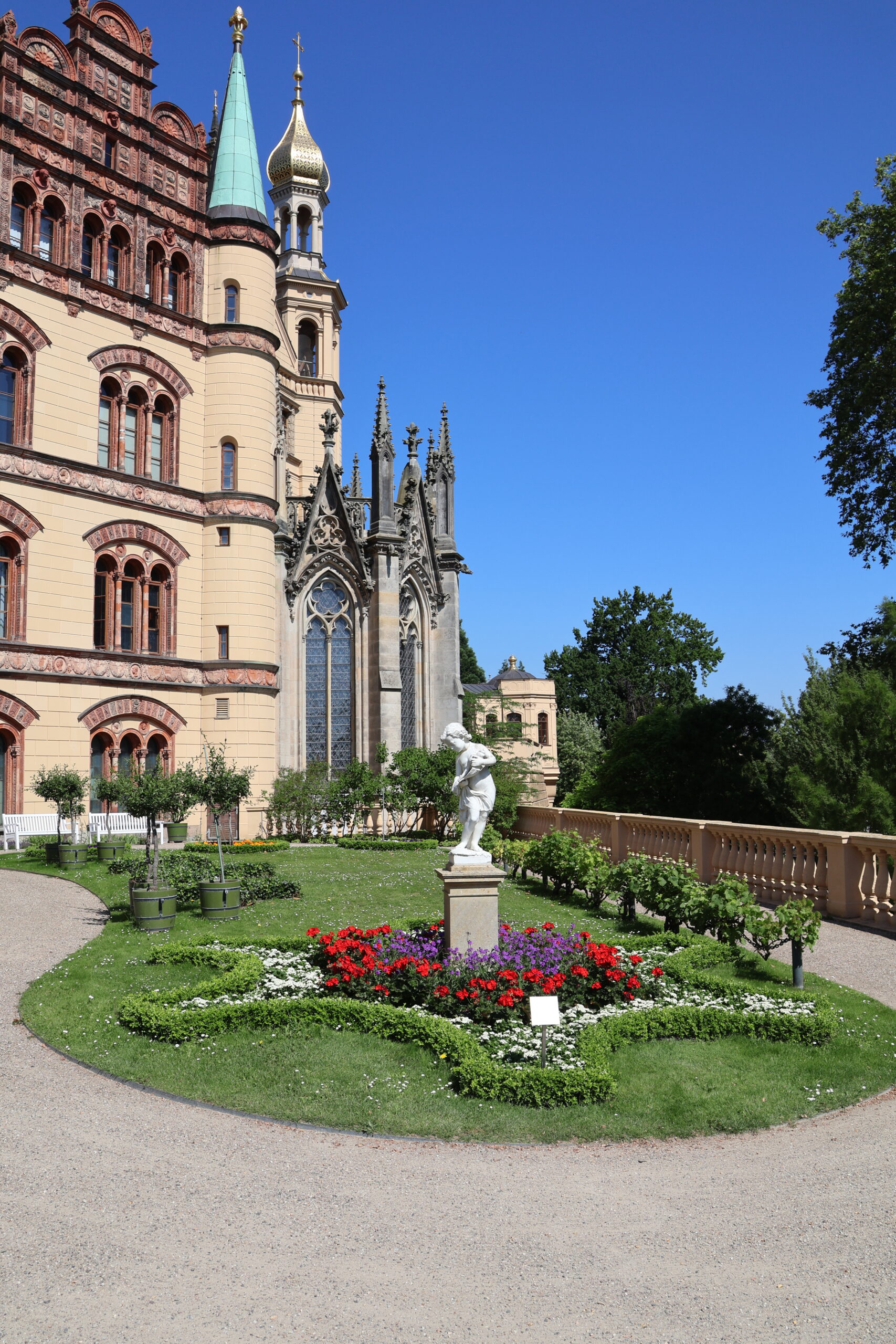Statue - Schloß Schwerin