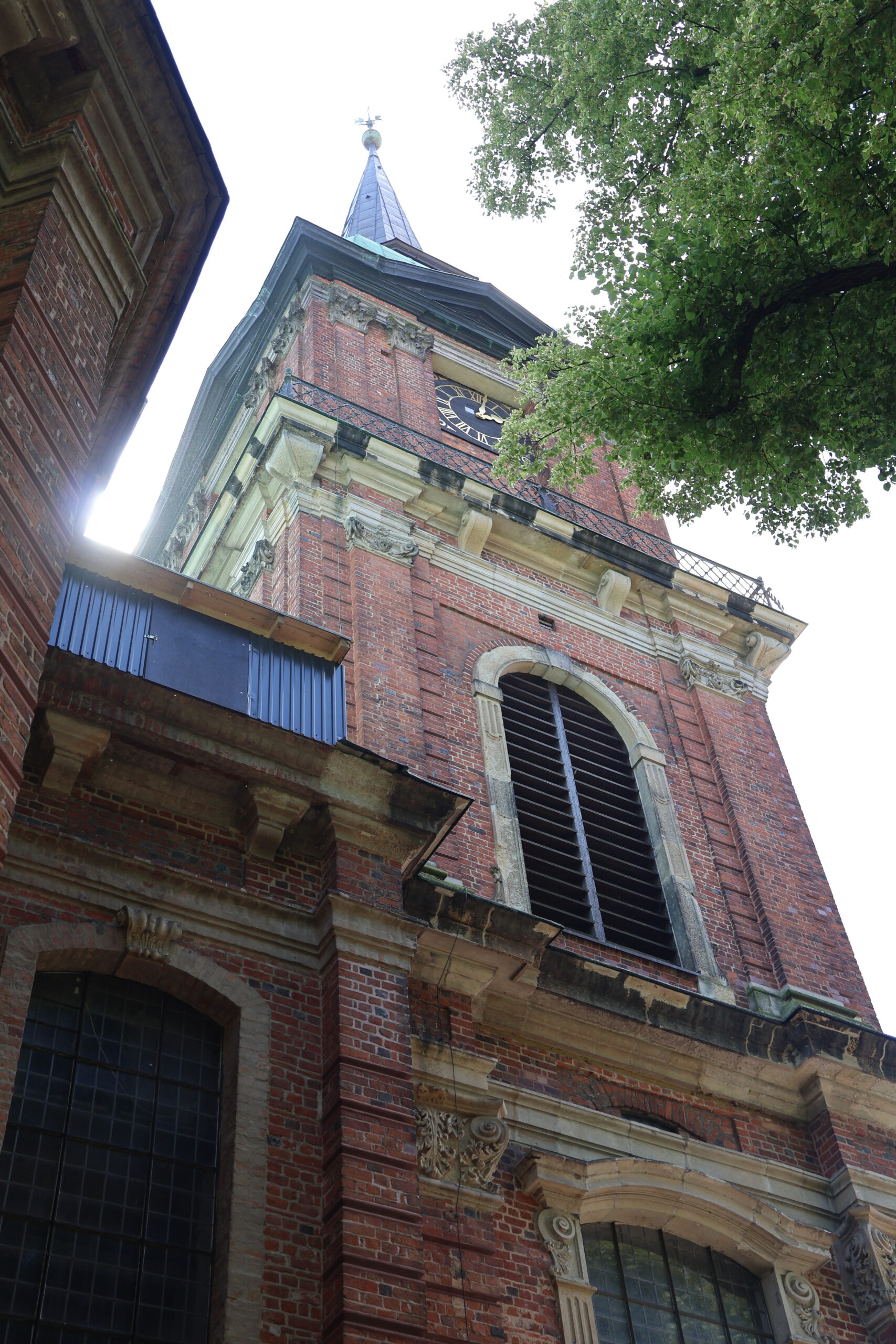 Turm der St. Nikolai- Schelfkirche Schwerin