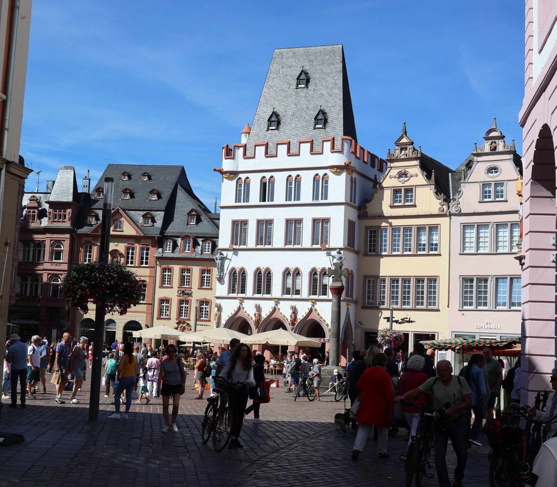 Häuser am Hauptmarkt in Trier - September 2023