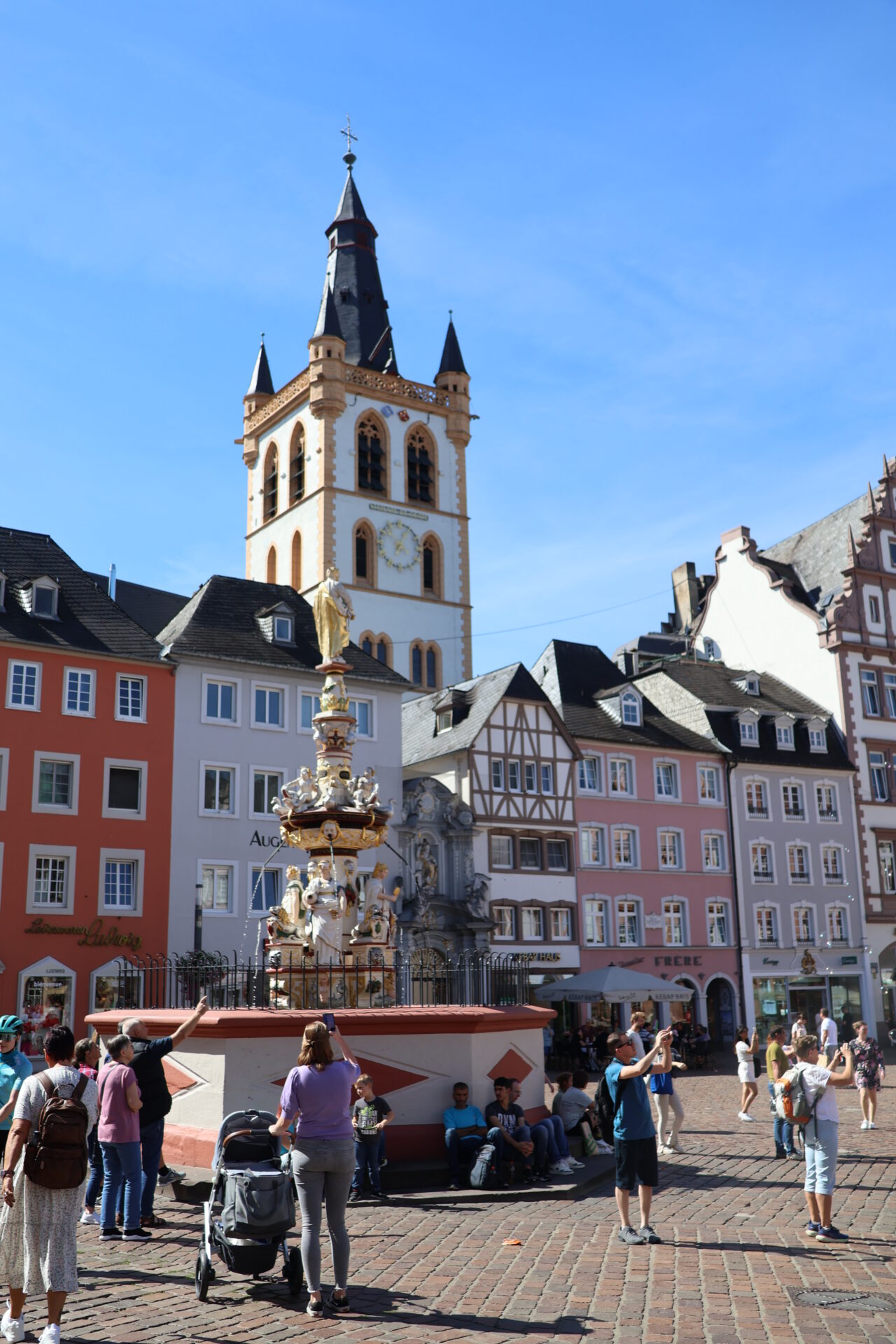 Häuser am Hauptmarkt in Trier - September 2023_02