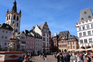 Häuser am Hauptmarkt in Trier - September 2023_03