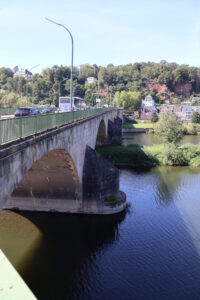 Kaiser-Wilhelm-Brücke über die Mosel in Trier - September 2023