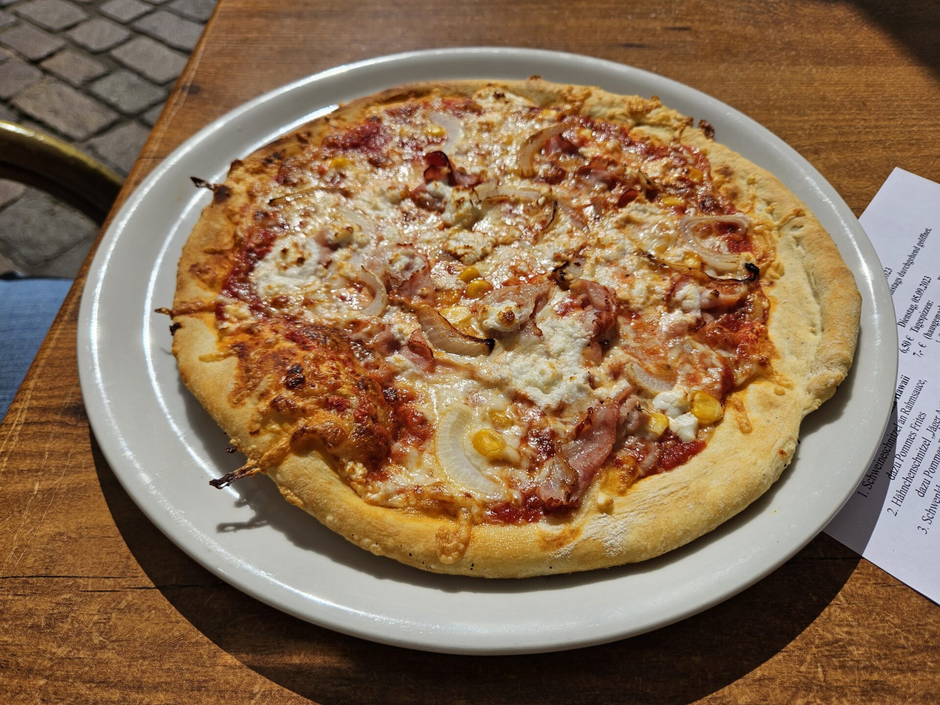 Mittagspause am Stockplatz in Trier - September 2023_3