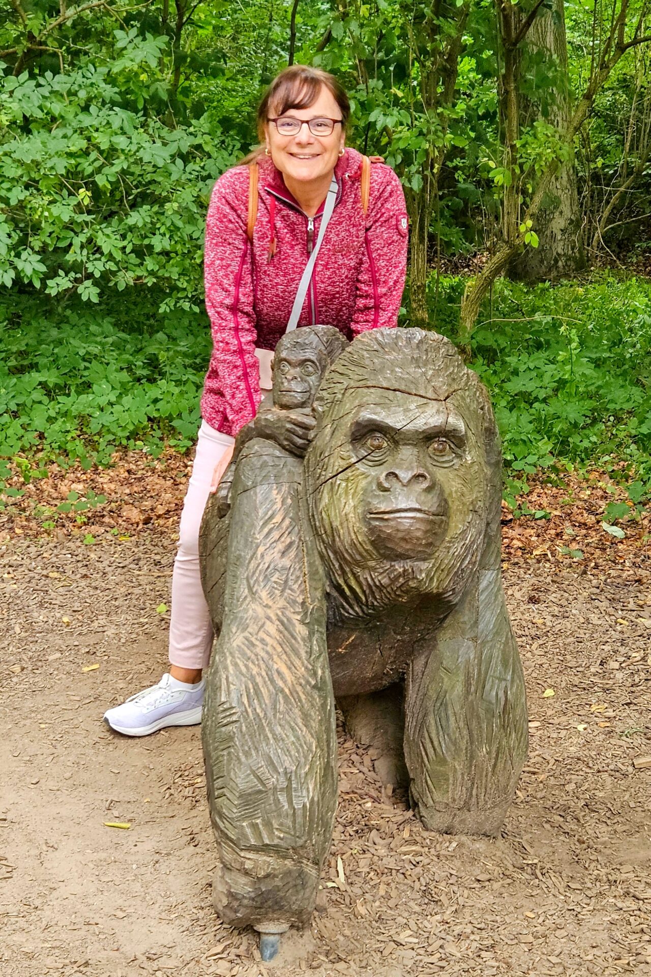 Manuela mit Affe - Rostocker Zoo