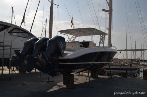 Motorboot-in-Altea-an-der-Costa-Blanca-Spanien