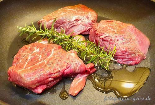 3-lecker-Rinderfilets-mit-Rosmarin-und-Knoblauch