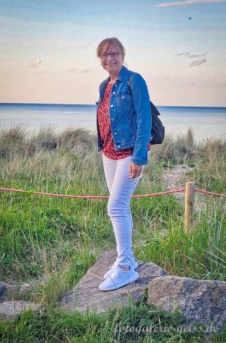 Manuela-fotografiert-am-Strand-von-Boltenhagen-an-der-Ostsee-I